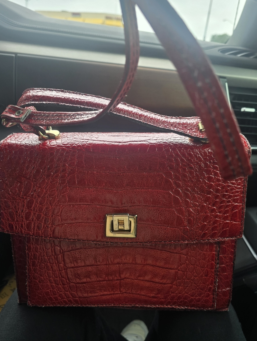 Red Croc-Embossed Top-Handle Satchel - Unbranded - Picture 10 of 10